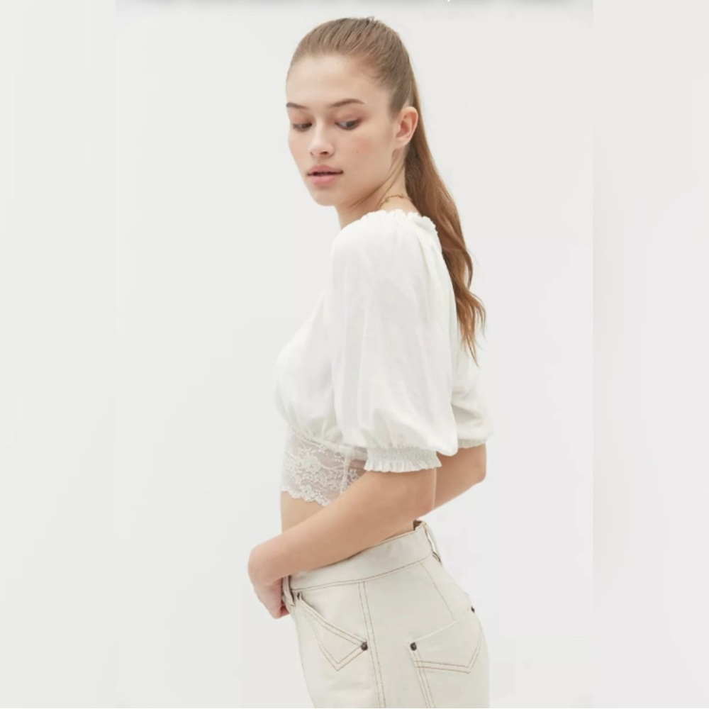 Urban Outfitters Samara Plunging Surplice Crop Top - Picture 2 of 15